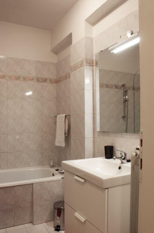 Sunny Corner In City Center With Free Parking Apartment Pula Ngoại thất bức ảnh