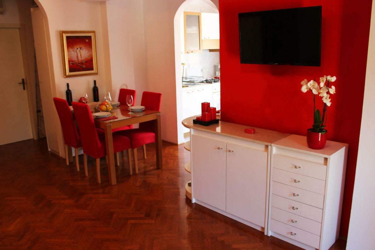 Sunny Corner In City Center With Free Parking Apartment Pula Ngoại thất bức ảnh