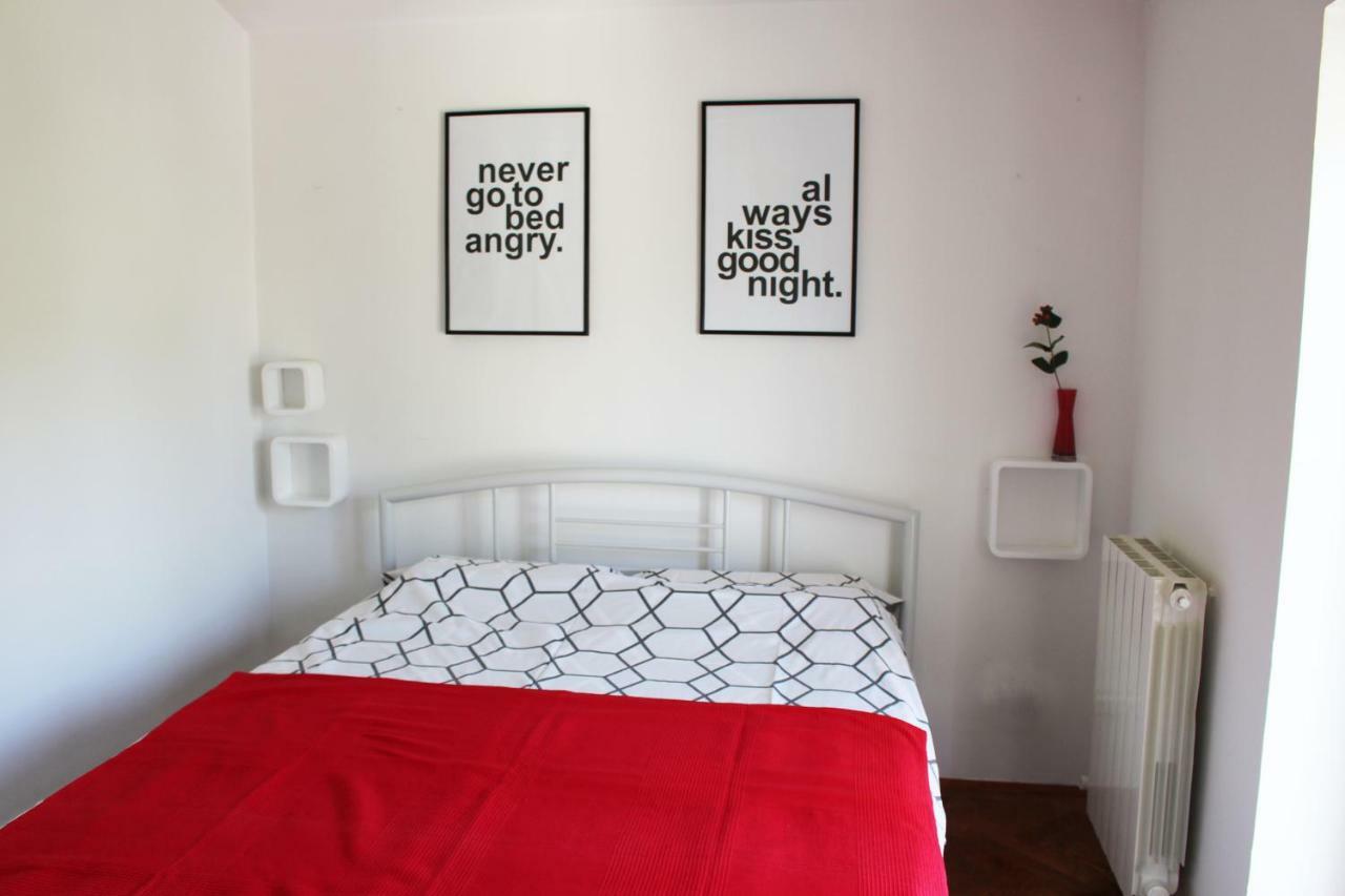 Sunny Corner In City Center With Free Parking Apartment Pula Ngoại thất bức ảnh